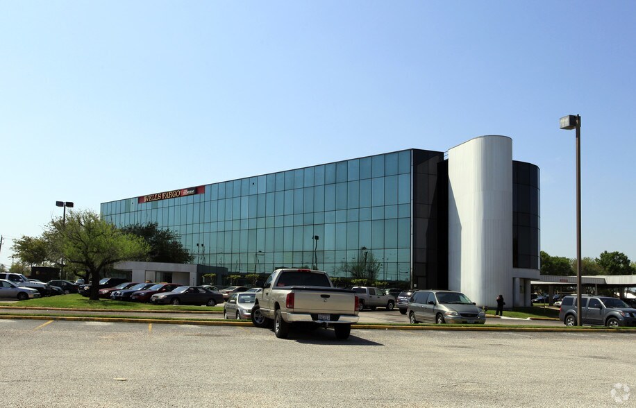 More Photos Of 2440 Texas Pky, Missouri City Office For Lease