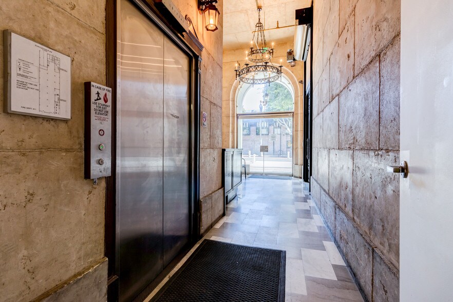 More Photos Of 833 S Spring St, Los Angeles Loft Creative Space For Lease