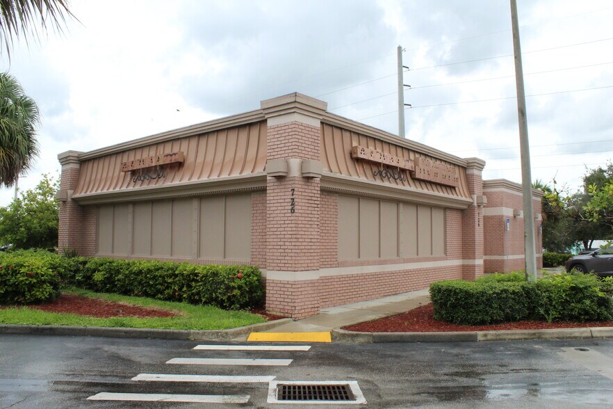 More Photos Of 726 SW Federal Hwy, Stuart Fast Food For Sale
