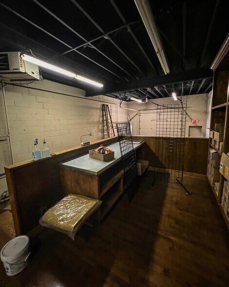 More Photos Of 9 Pennsylvania Ave, Rochester Freestanding For Sale