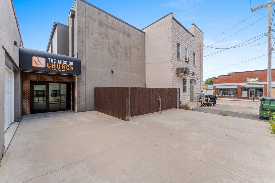 More Photos Of 314 N Appleton St, Appleton Religious Facility For Sale