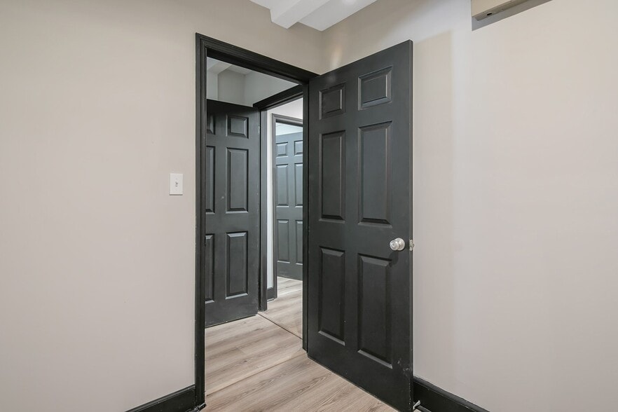 More Photos Of 1500 Gillespie St, Fayetteville Office For Sale