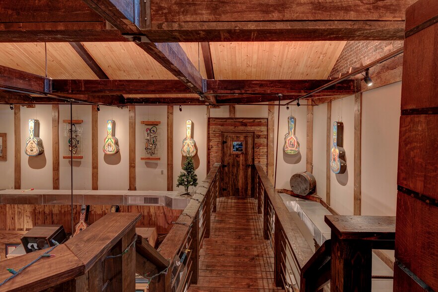 More Photos Of 114-116 17th Ave S, Nashville Office For Sale