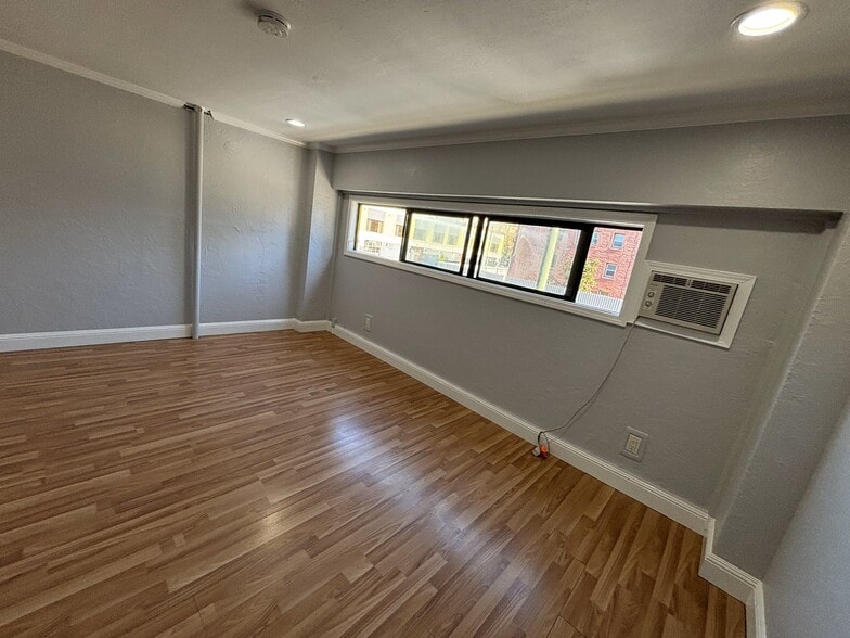 More Photos Of 1719-1733 Jefferson St, Oakland Storefront For Sale