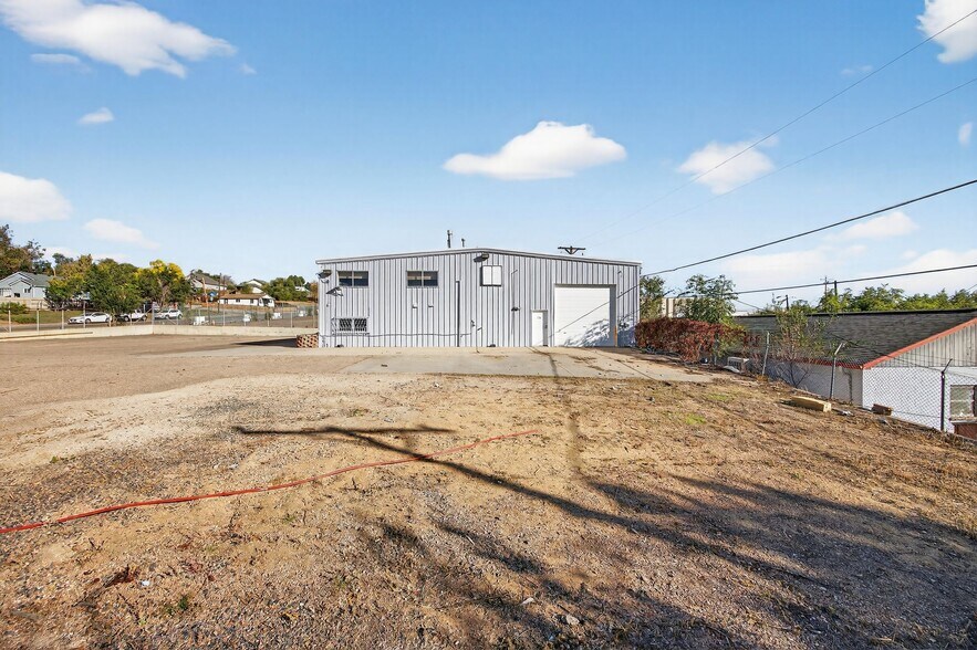 More Photos Of 3050 S Zuni St, Englewood Warehouse For Lease