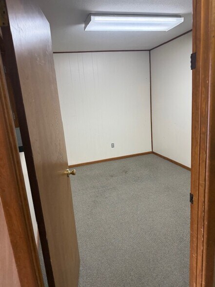 More Photos Of 1291 E Common St, New Braunfels Office For Lease