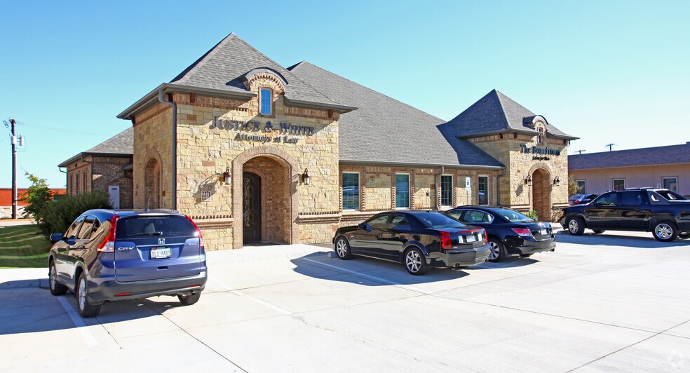 Primary Photo Of 2271 E Continental Blvd, Southlake Medical For Sale