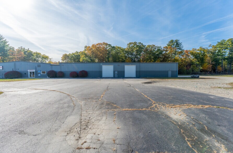 More Photos Of 429 Lake Rd, Killingly Warehouse For Lease