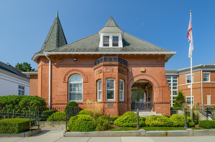 More Photos Of 56 Common St, Barre Office For Lease