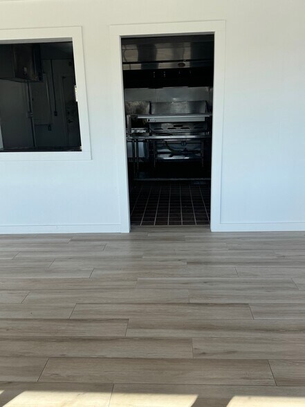 More Photos Of 3307 S Dale Mabry Hwy, Tampa Freestanding For Lease