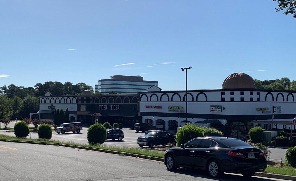 More Photos Of 585 Franklin Gateway Blvd, Marietta General Retail For Sale