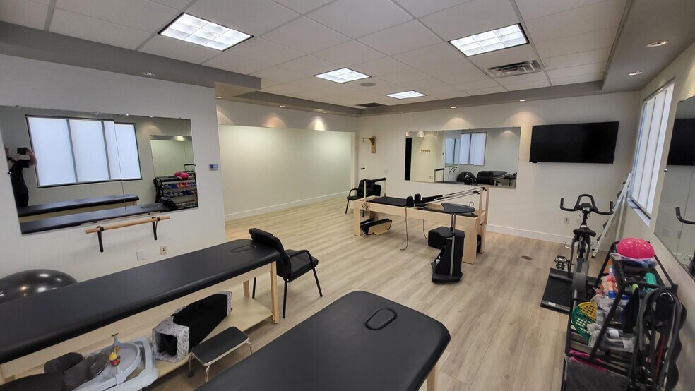 More Photos Of 7884 W Sahara Ave, Las Vegas Medical For Sale