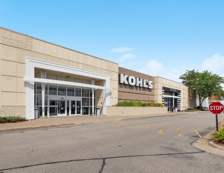 More Photos Of 9404 State Road 16, Onalaska Department Store For Sale