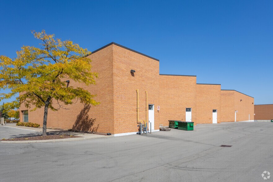 More Photos Of 4025 Sladeview Cres, Mississauga Warehouse For Lease