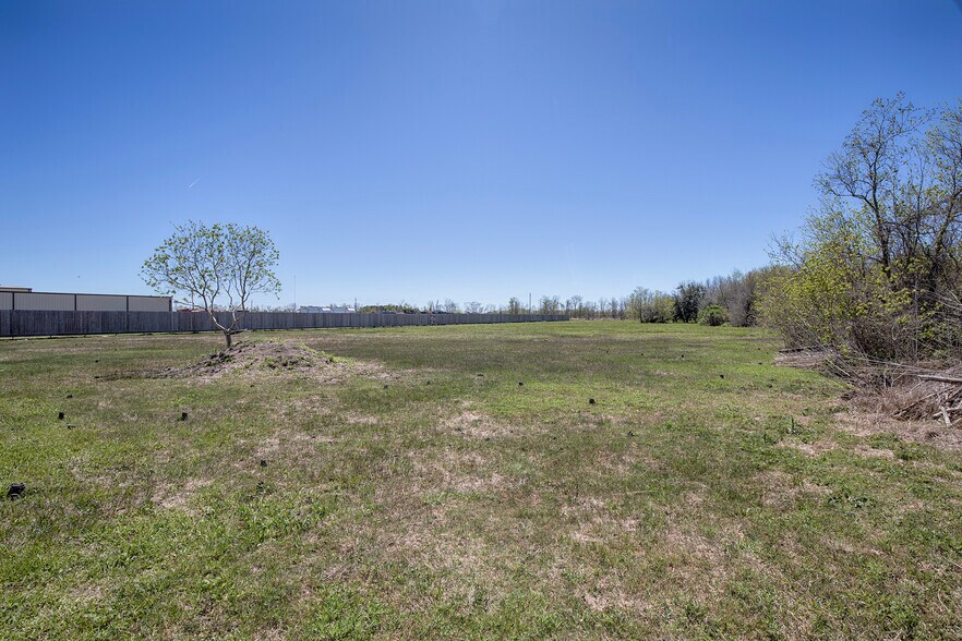 More Photos Of 3790 E Highway 6, Alvin Distribution For Sale