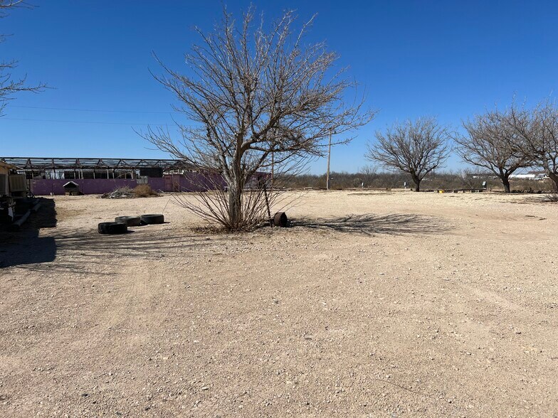 More Photos Of 1103 U.S. 385, Highway, Mccamey General Retail For Sale