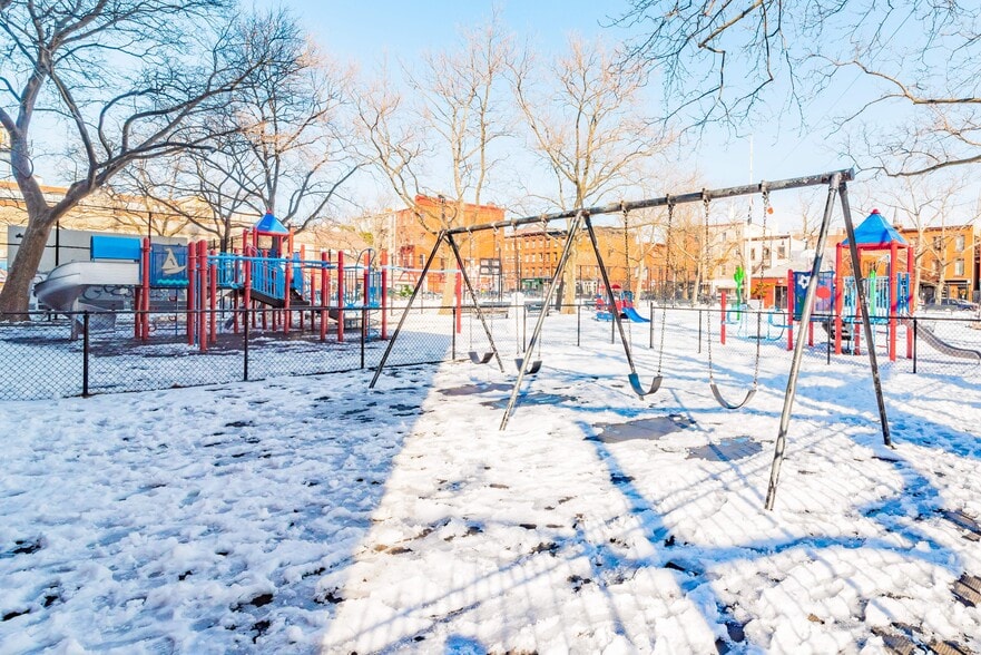 More Photos Of 47 Franklin St, Brooklyn Apartments For Sale