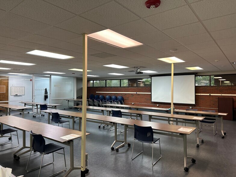 More Photos Of 2305 Executive Park W, Greenville Medical For Sale