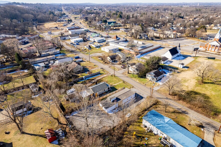 More Photos Of 2336 Old Knoxville Pike, Maryville Light Manufacturing For Sale