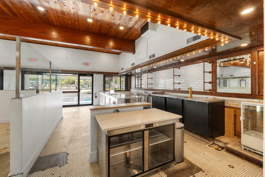 More Photos Of 1586 S Dixie Hwy, Coral Gables Restaurant For Lease