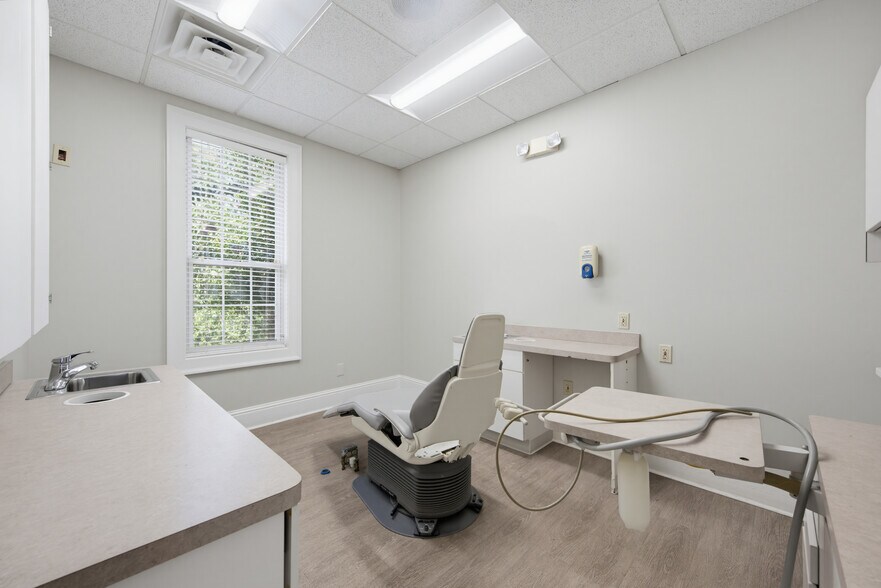 More Photos Of 129 Marble Mill Rd, Marietta Medical For Sale
