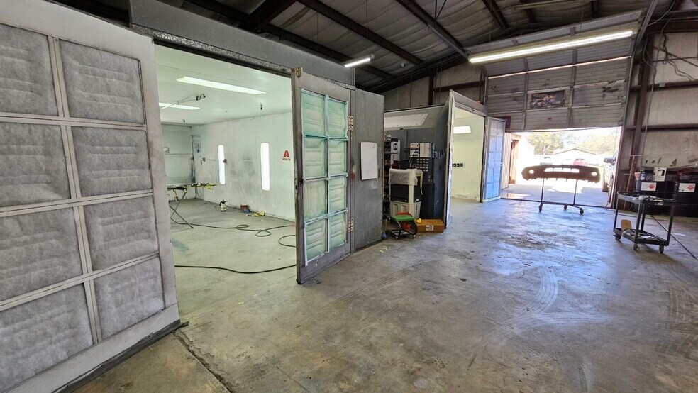 More Photos Of 724 W Hurst Blvd, Hurst Auto Repair For Sale