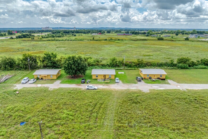 More Photos Of 19691 US Highway 77, Thackerville Trailer Camper Park For Sale