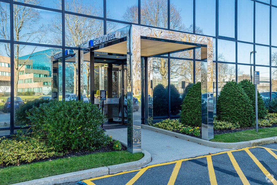 More Photos Of 445 Broadhollow Rd, Melville Office For Lease