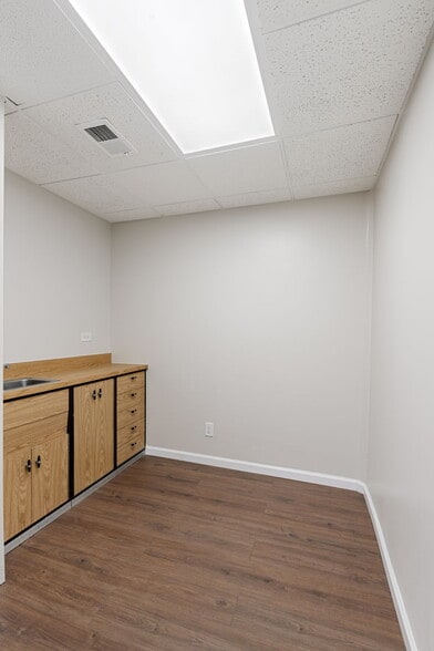 More Photos Of 2627 Hylan Blvd, Staten Island Medical For Lease