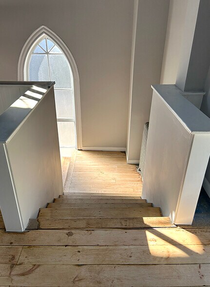 More Photos Of 168 Archibald St, Burlington Storefront Retail Office For Lease