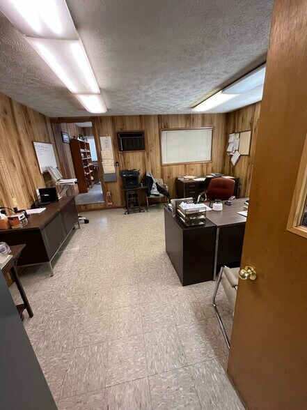 More Photos Of 5209 E Railroad Ave, Spokane Service For Sale