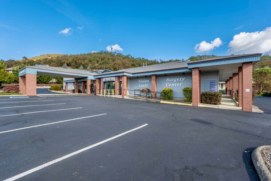 More Photos Of 2435 NW Kline St, Roseburg Medical For Lease