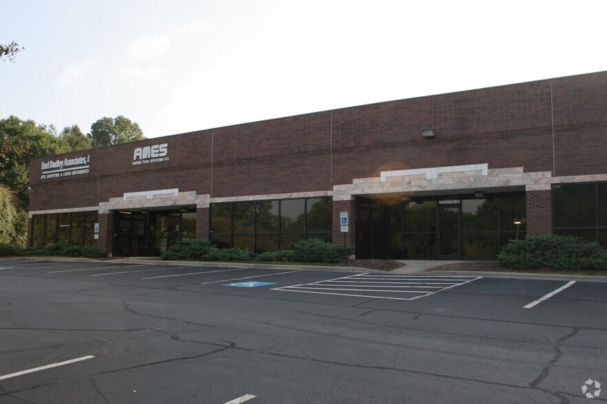 800 Clanton Rd, Charlotte, NC 28217 Flex/R&D For Lease