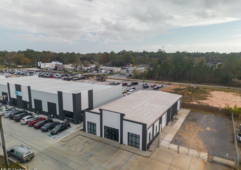 More Photos Of 14509 Stenum St, Biloxi Office For Sale