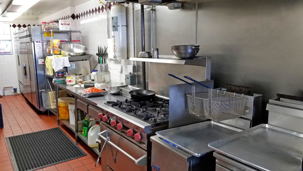 More Photos Of 21777-21949 Ventura Blvd, Woodland Hills Unknown For Lease