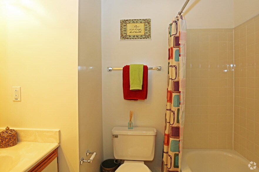 More Photos Of 3001 Reflections Way, Virginia Beach Apartments For Sale