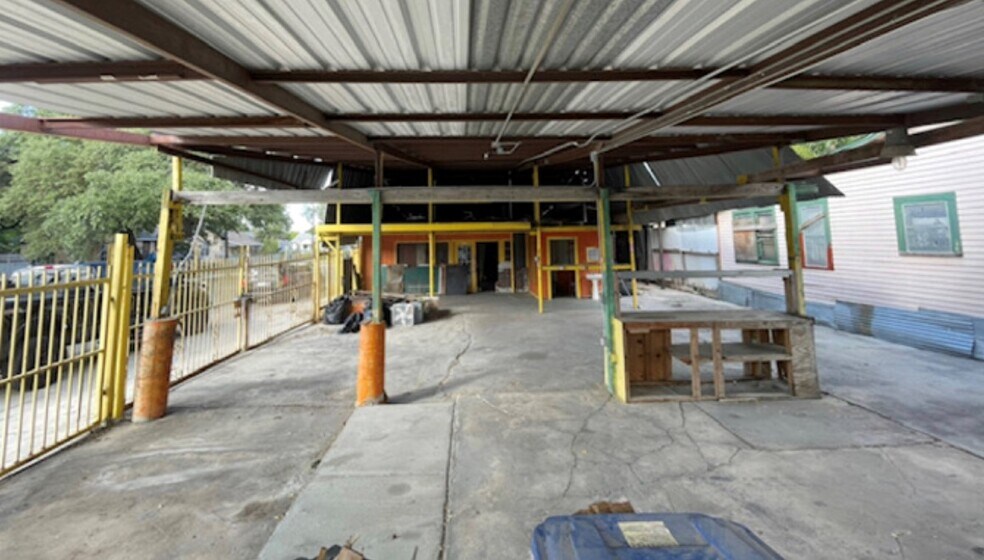 More Photos Of 3135 W Commerce St, San Antonio Land For Sale