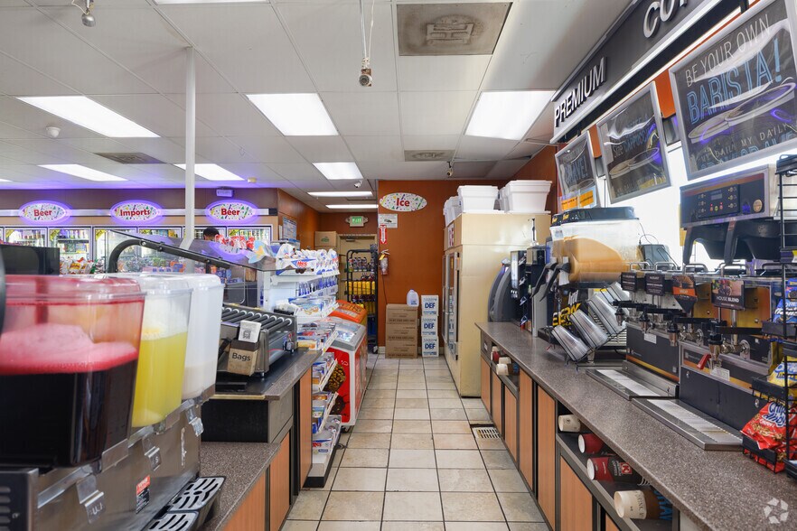 More Photos Of 1098 Cole Rd, Calexico Convenience Store For Sale