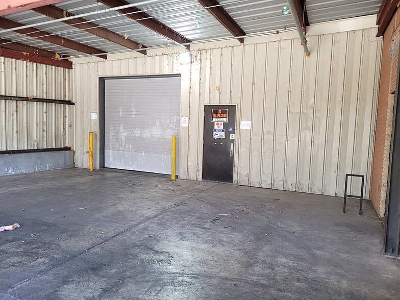 More Photos Of 1 S Lorraine St, Hutchinson Light Manufacturing For Sale