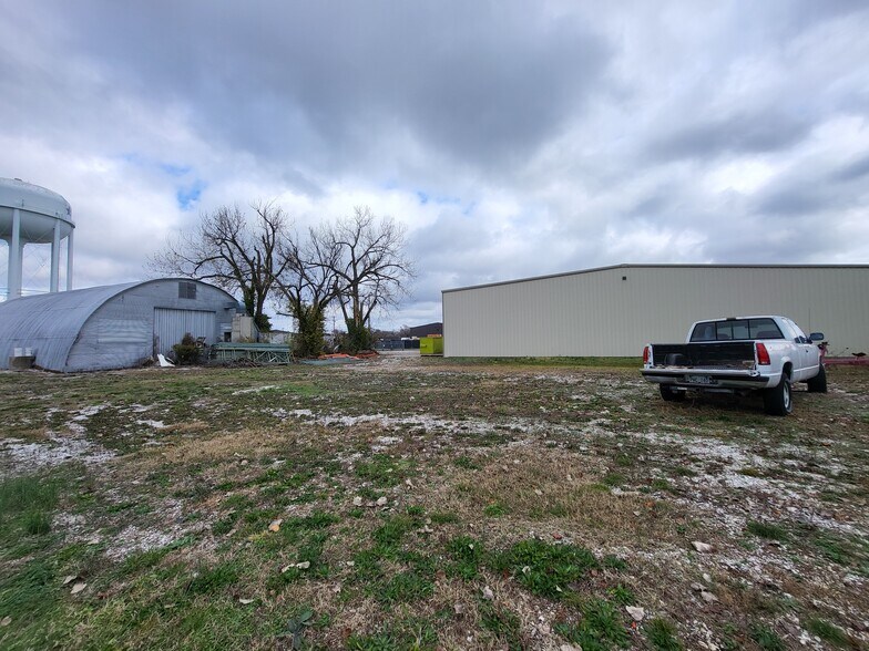 More Photos Of 516 Adele Ave, Joplin Distribution For Sale