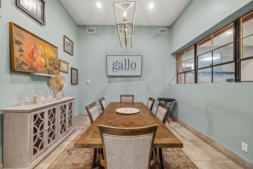 More Photos Of 402 Center St, Lewiston Restaurant For Sale