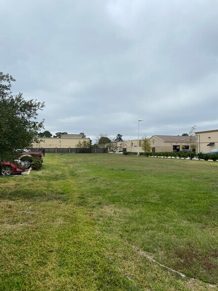 More Photos Of 8803 Eastlock Dr, Spring Land For Lease