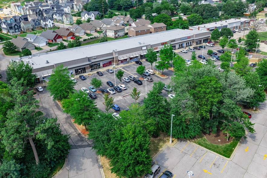 More Photos Of 3162 W Sixth St, Fayetteville Unknown For Lease