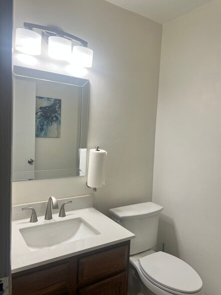 More Photos Of 200 3rd Ave E, Twin Falls Office For Sale