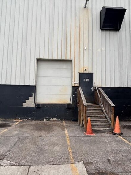 More Photos Of 330-332 E Lincoln Ave, Royal Oak Light Distribution For Lease