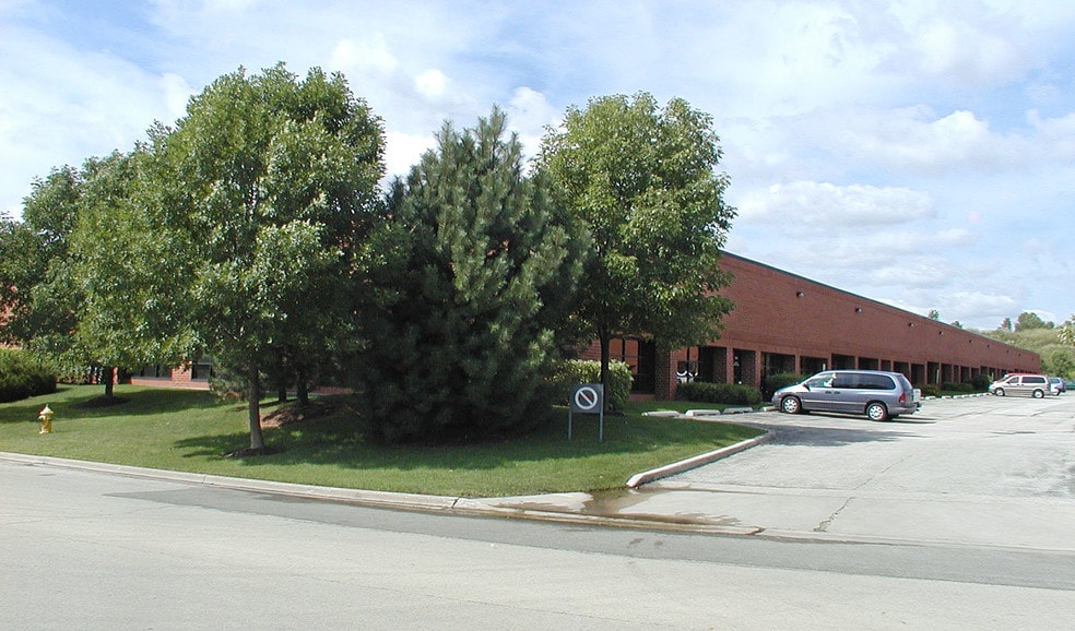 More Photos Of 1000-1036 Northpoint Blvd, Waukegan Light Distribution For Lease