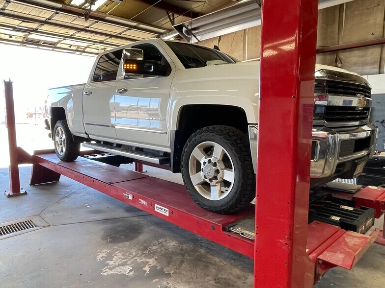 More Photos Of 115 E E St, Ogallala Auto Repair For Sale