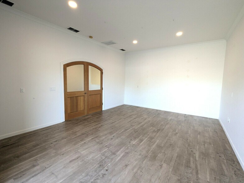 More Photos Of 1559 S Novato Blvd, Novato Unknown For Lease