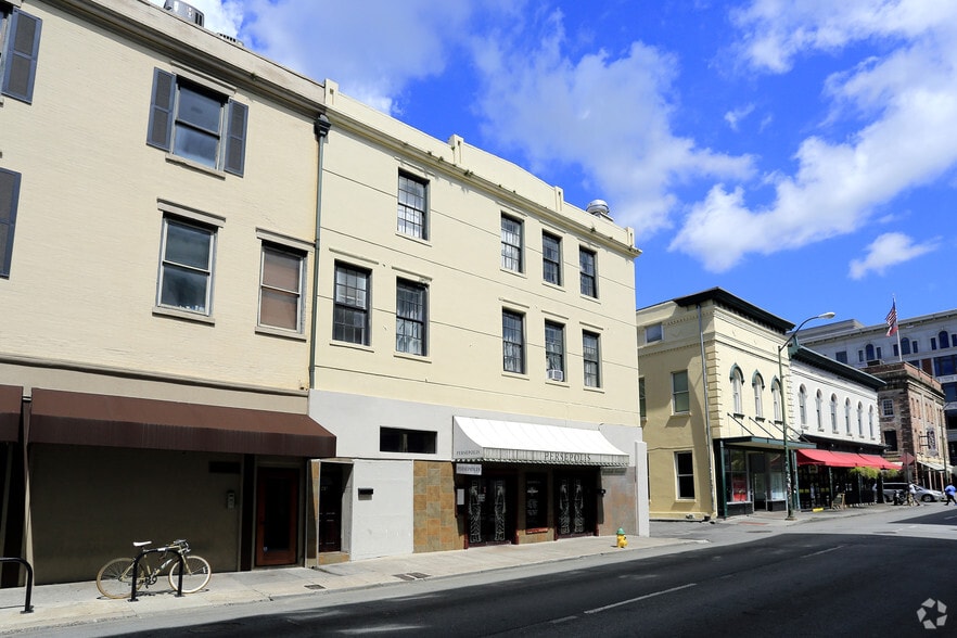 More Photos Of 41 Whitaker St, Savannah Storefront Retail Office For Lease