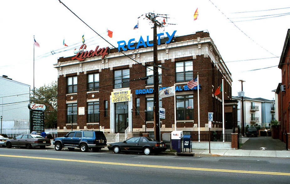 More Photos Of 290 Ferry St, Newark Office For Lease